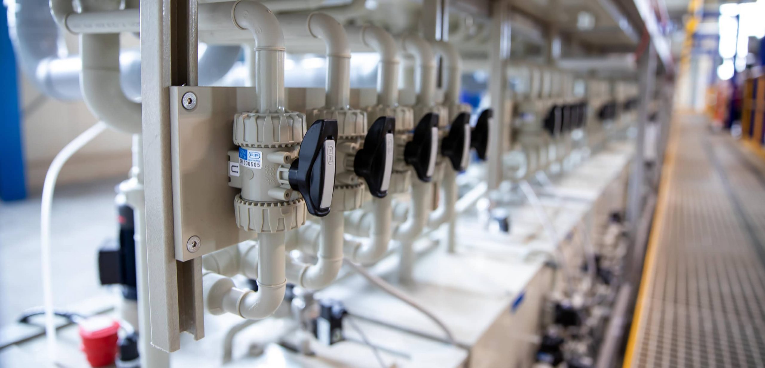 Gummisieb mit Metallgitter, rund, Rohr